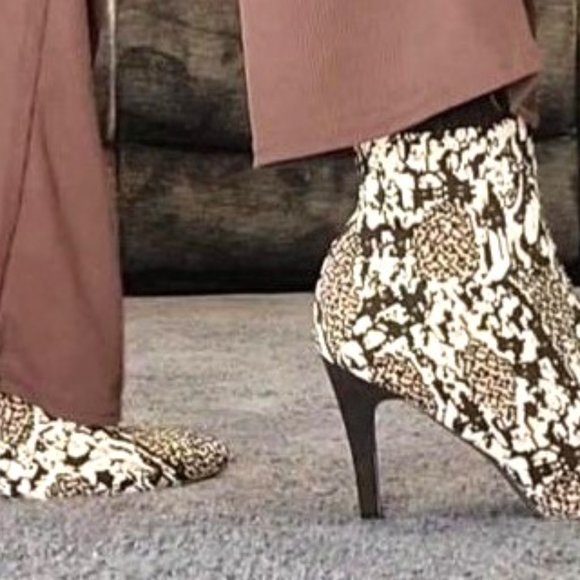 MIA Mckinley Sock Booties - Picture 7 of 7